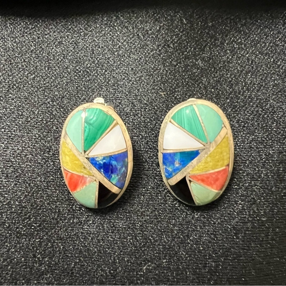 QUALITY DETAILED VINTAGE NATIVE AMERICAN K.E.K STERLING SILVER EARRINGS